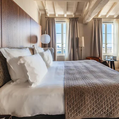 Hotel De Pavie 5*
