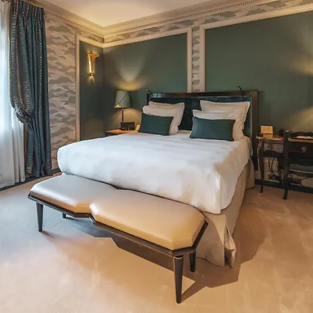 Hotel De Pavie 5*