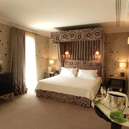 Hotel De Pavie 5*